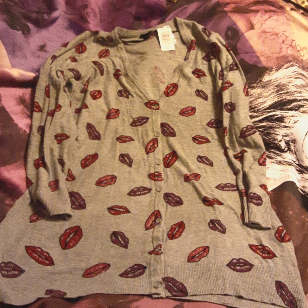 Torrid Grey Kisses Lightweight button front cardigan NWT Pink Purple